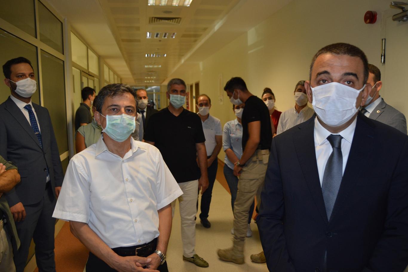 Siirt Eğitim ve Araştırma Hastanesine kurulan PCR test merkezi hizmet vermeye başladı